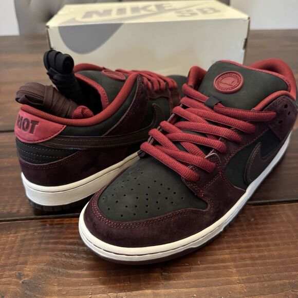 Nike SB Dunk Low Riot Skateshop Shoes main image 4